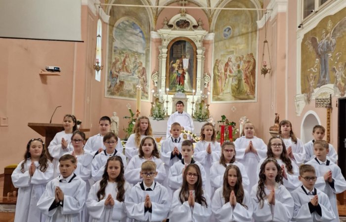 Elsőáldozás a Kapuvári Páli Szent Vince Iskolaközpontban