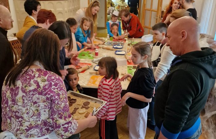 Kekszes és mézeskalácsos húsvéti játszóház a kapuvári plébánián - 2023.