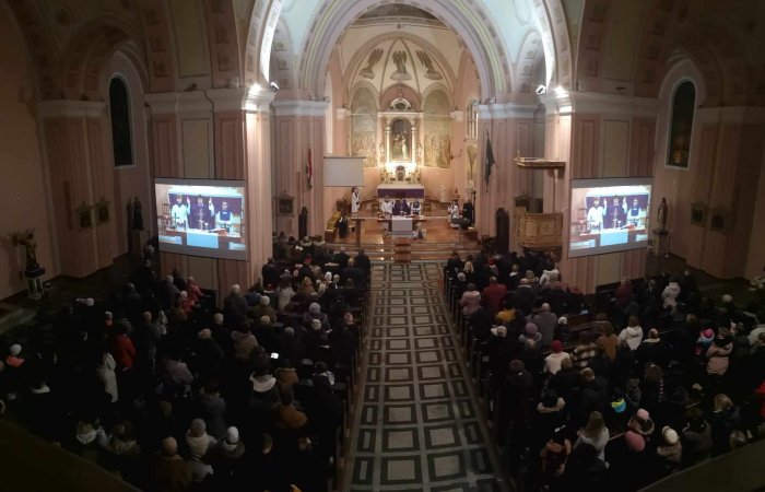 Adventi második gyertyagyújtás