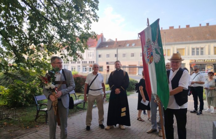 Gyalogos zarándoklat az osli Mosolygós Szűzanyához