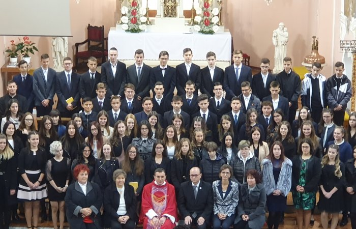 Bérmálás a kapuvári Nagytemplomban