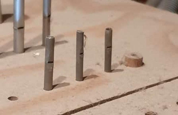 Megkezdődött a redőnymű sípjainak elszállítása