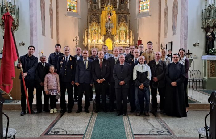 Szent Flórián-napi szentmise a Gartai Önkéntes Tűzoltók részvételével