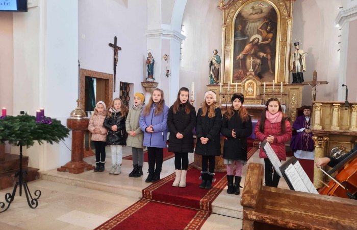 Advent 3. vasárnapja a vitnyédi templomban