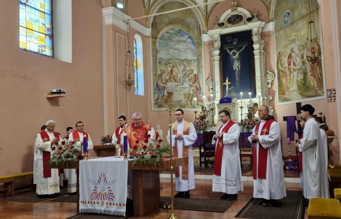 Bérmálás a kapuvári Szent Anna-templomban - 2026