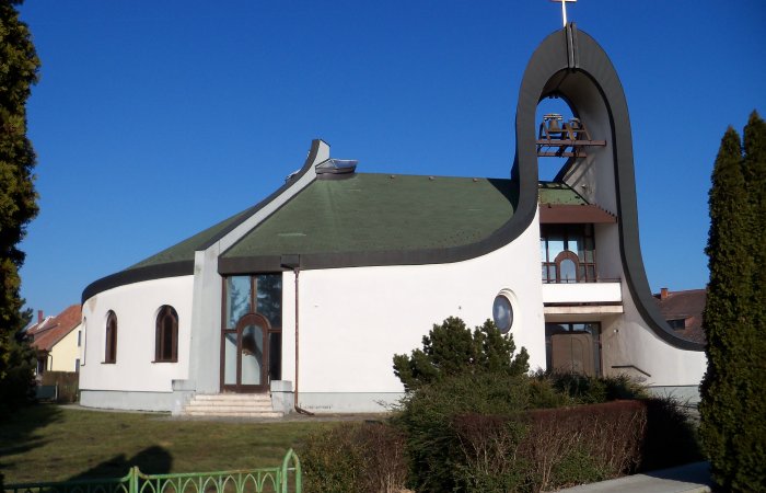 Házhelyi templom felújítása