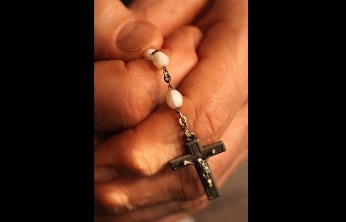 Rózsafüzér-imádság a Szent Anna-templomban