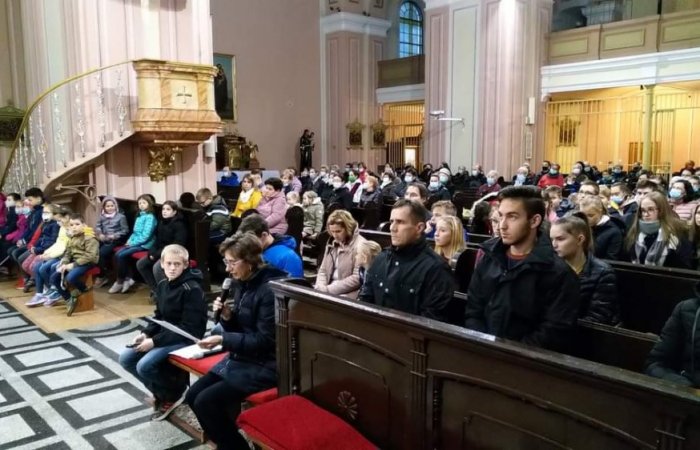 Missziós rózsafüzért imádkoztunk