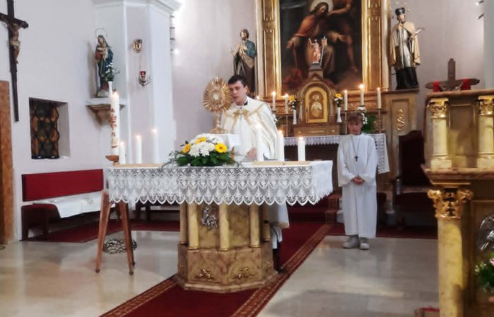 Éves szentségimádási nap Vitnyéden
