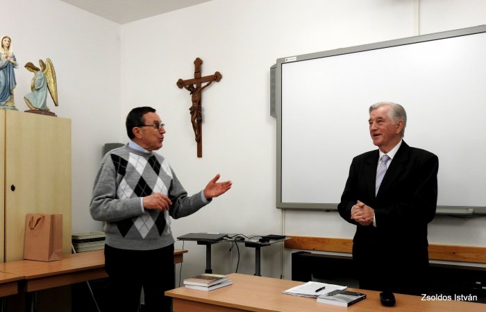 Könyvbemutató a plébániánkon